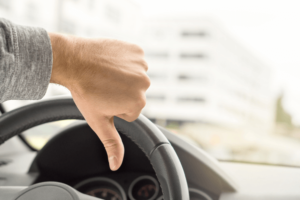 Malos Hábitos al Conducir que Podemos Eliminar en el 2018