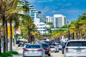 How local traffic patterns and intersections in Fort Lauderdale contribute to accidents